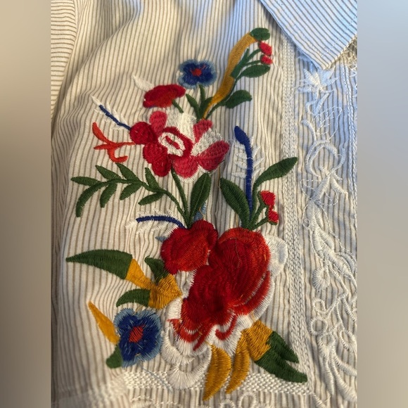 CC Chic Connection White/gray striped Shirt Belted Dress with Floral embroidery - Picture 9 of 12